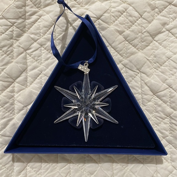RARE BNIB Never Used 2005 Swarovski Christmas Ornament